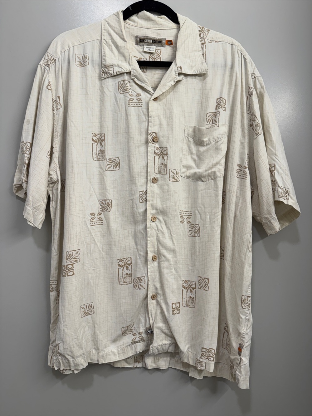 Quiksilver Hawaiian Button Down Shirt Comfort Fit Tropical Surf Resort